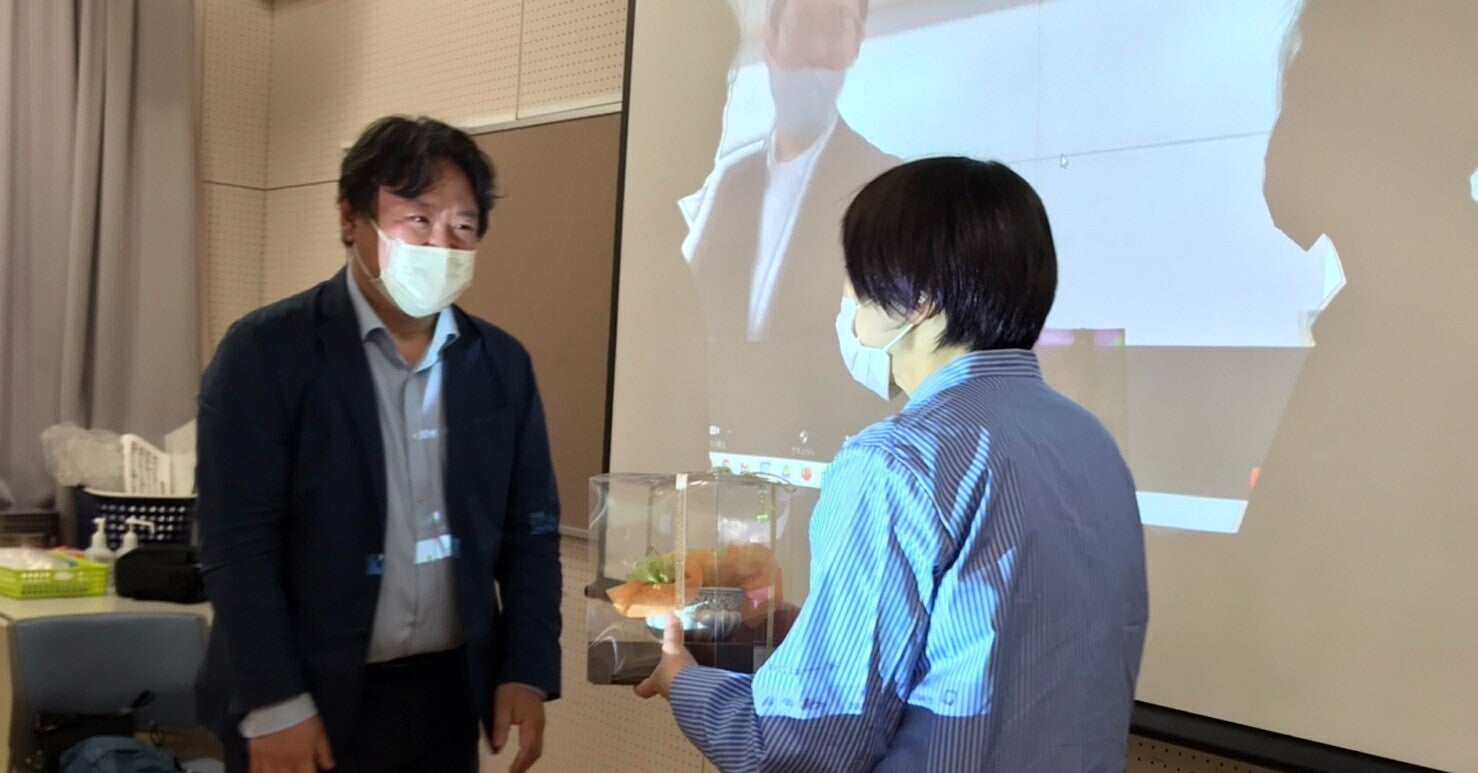 今日は、PTA会長の卒業式でした。
